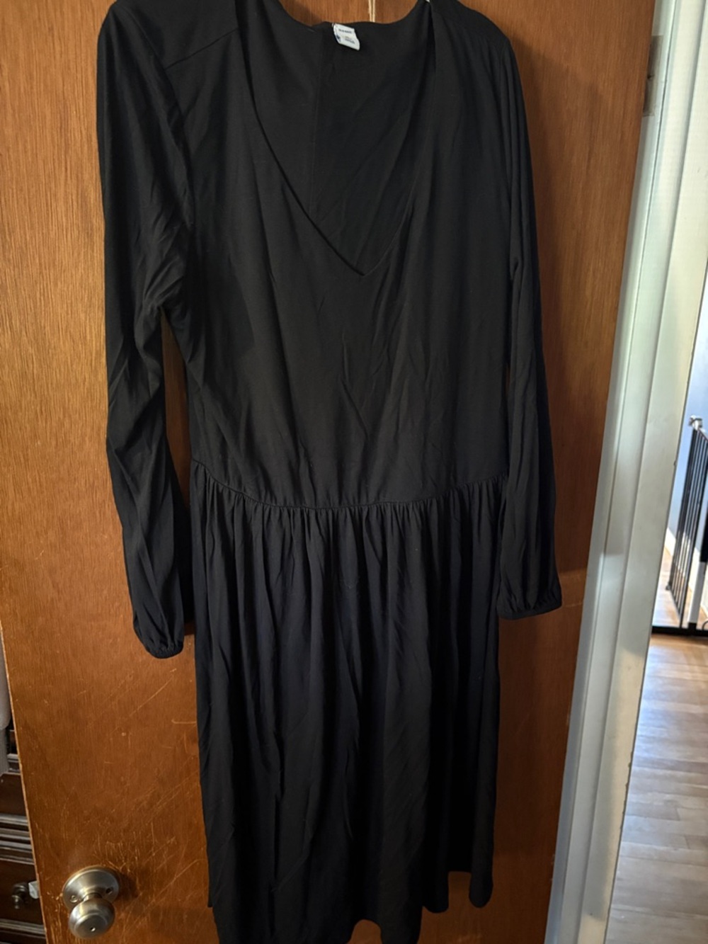 Old Navy Black Long Sleeve V-Neck Midi Dress